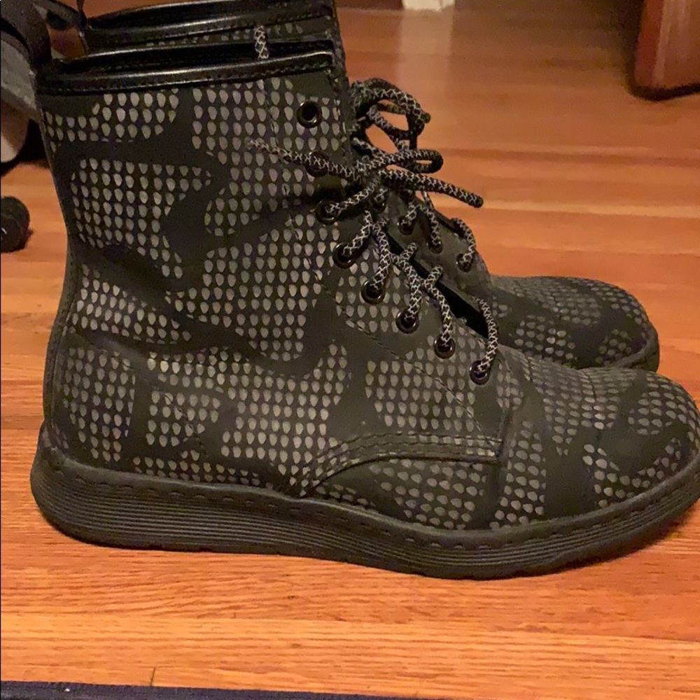 Dr Martens Newton Boots